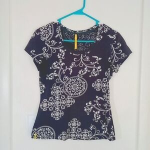 LOLE grey top with swirl design size small